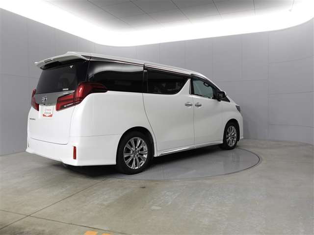 Toyota Alphard 5