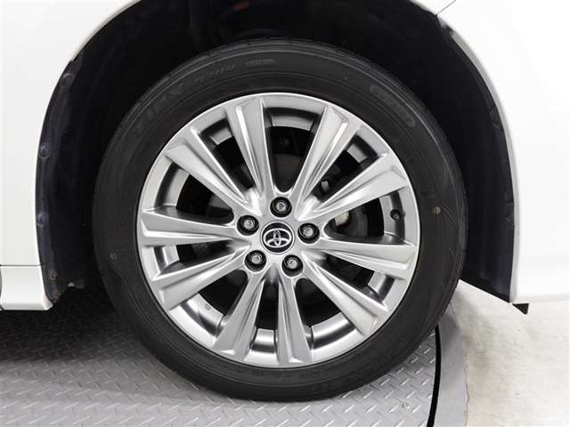 Toyota Alphard 9
