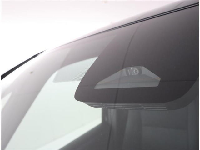 Toyota Voxy 11