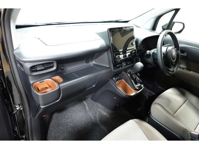Toyota Sienta 10