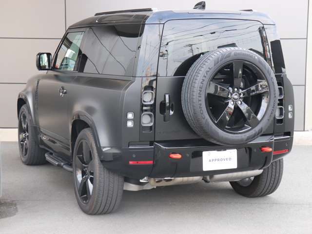 Land Rover Defender 5