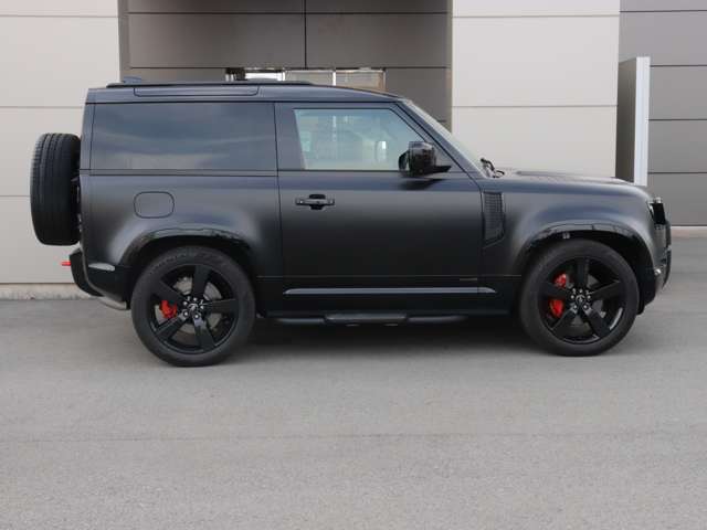 Land Rover Defender 8