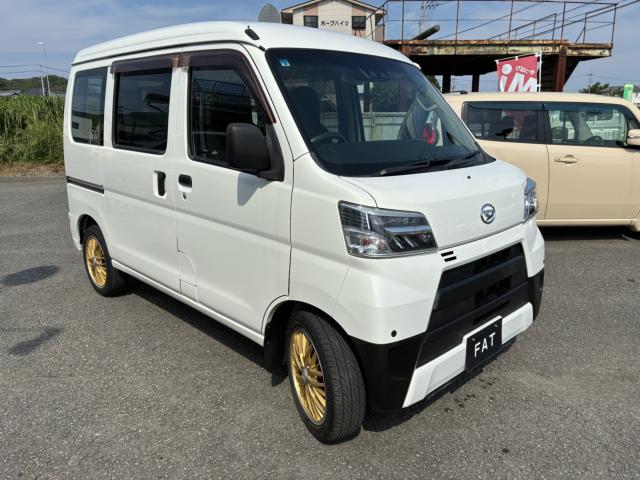 Daihatsu Hijet Cargo 4