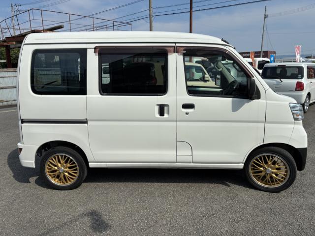 Daihatsu Hijet Cargo 5