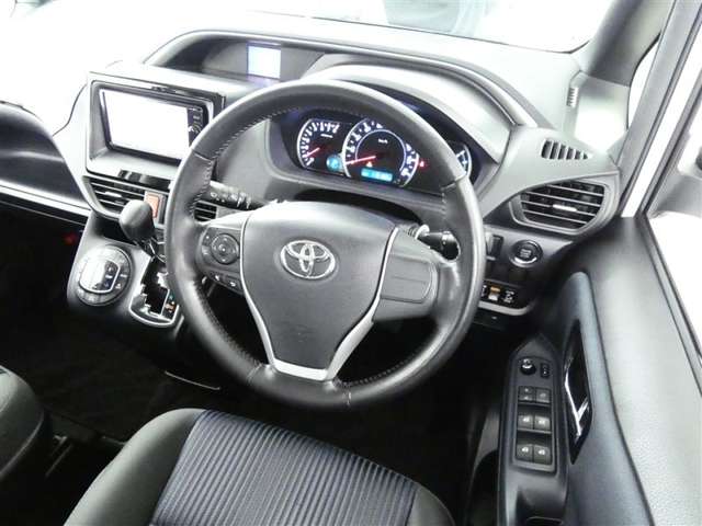 Toyota Voxy 7