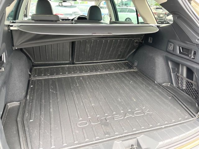 Subaru Legacy Outback 10