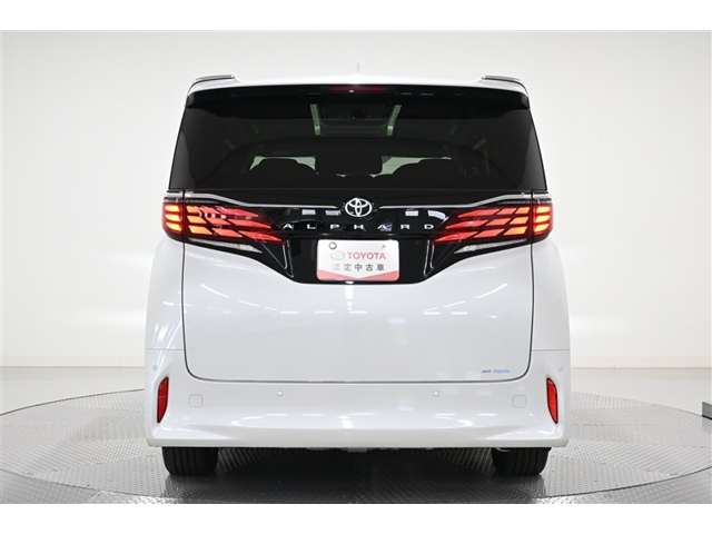 Toyota Alphard 3