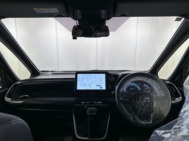 Toyota Voxy 11