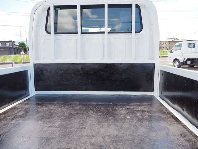 Isuzu Elf 9