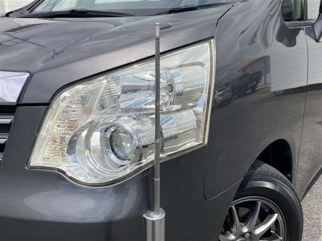 Toyota Noah 9