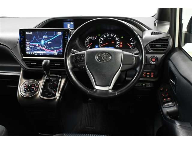 Toyota Voxy 5