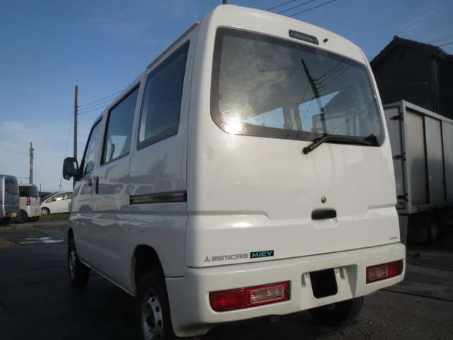 Mitsubishi Minicab MiEV 7