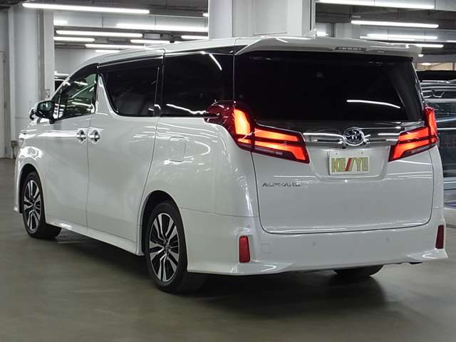 Toyota Alphard 11