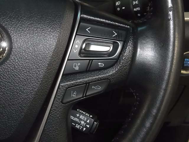 Toyota Alphard 4