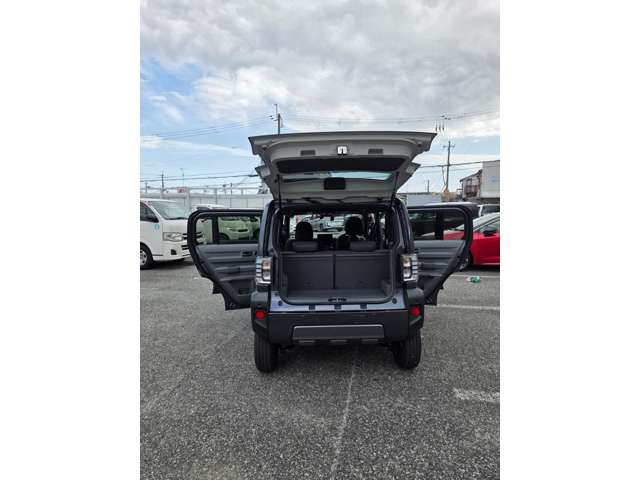 Daihatsu Taft 7