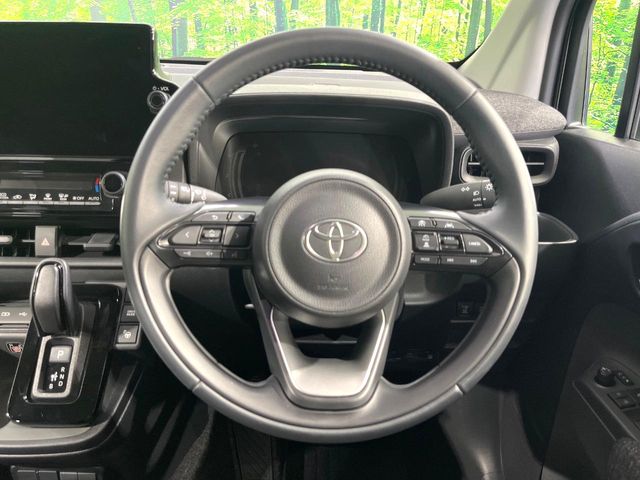 Toyota Sienta 11