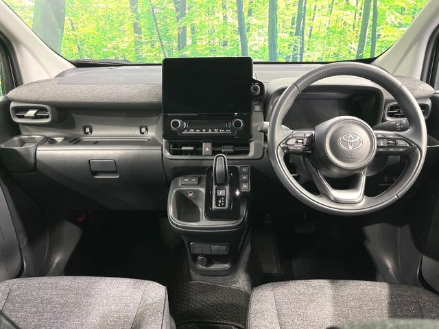 Toyota Sienta 2