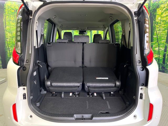 Toyota Sienta 10
