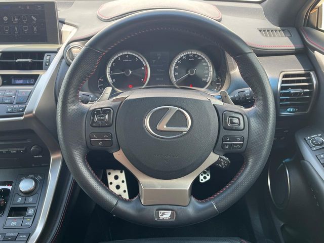 Lexus NX 8