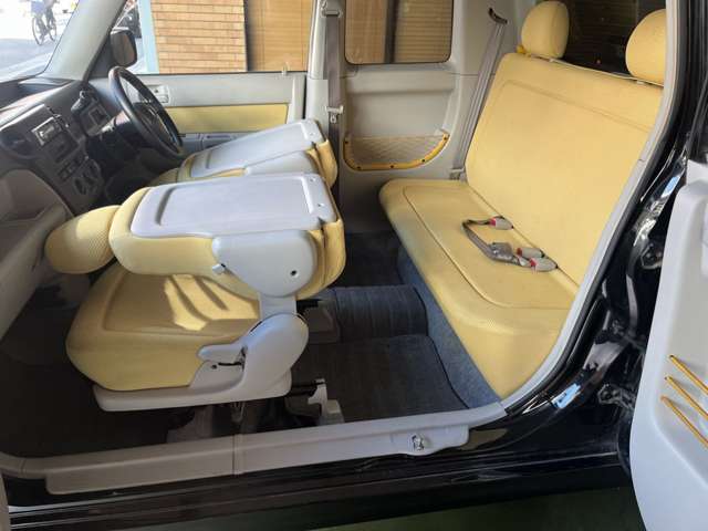 Toyota bB Open Deck 12