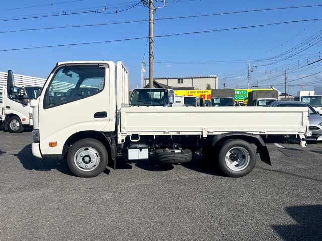 Hino Dutro 3