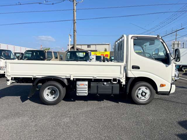 Hino Dutro 4