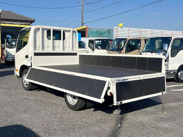 Hino Dutro 8