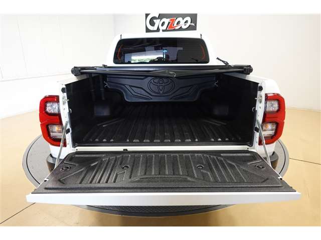 Toyota Hilux 8