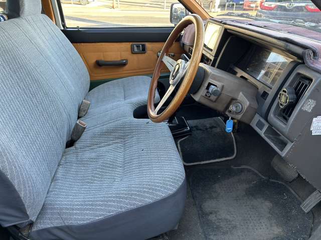 Nissan Datsun 12