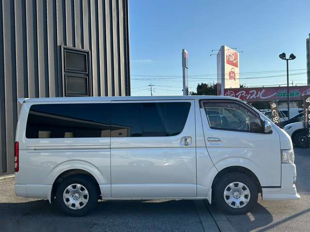 Toyota Regius Ace 11