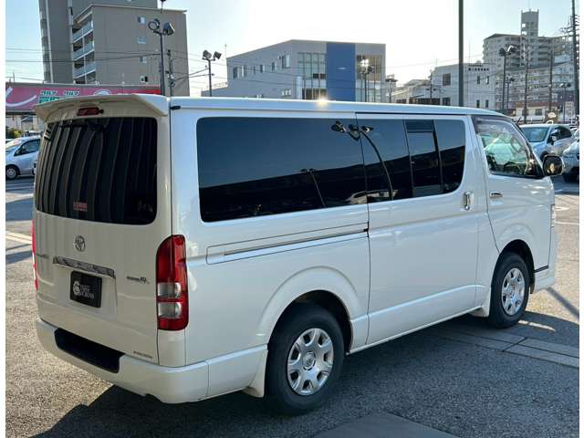 Toyota Regius Ace 12