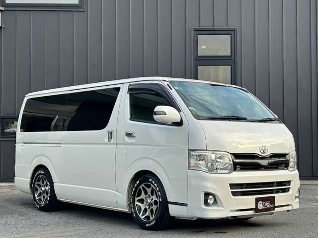 Toyota Regius Ace 10