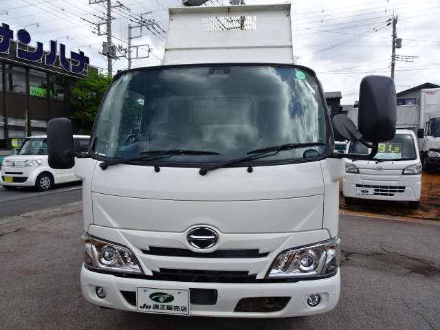 Hino Dutro 8