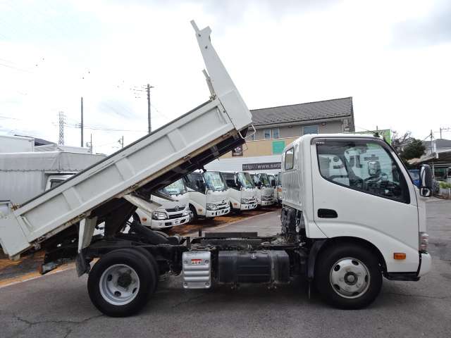Hino Dutro 10
