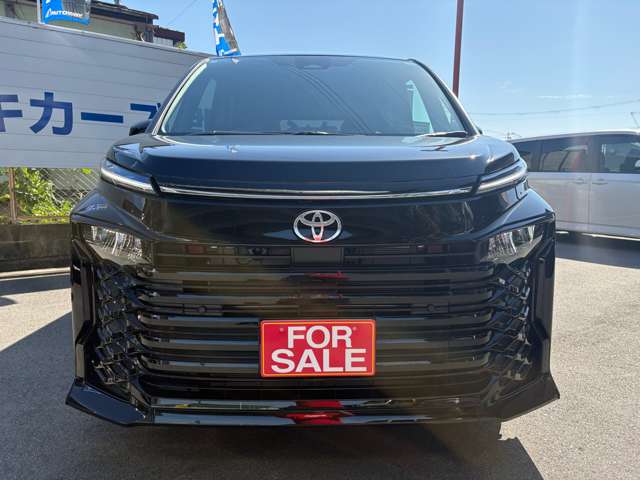 Toyota Voxy 11