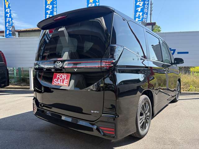 Toyota Voxy 7