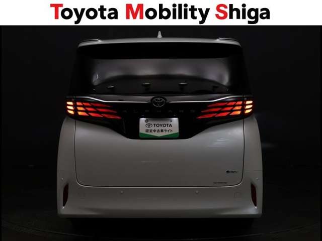 Toyota Alphard 8