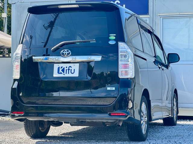 Toyota Voxy 7