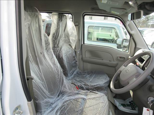 Mitsubishi Minicab Van 11