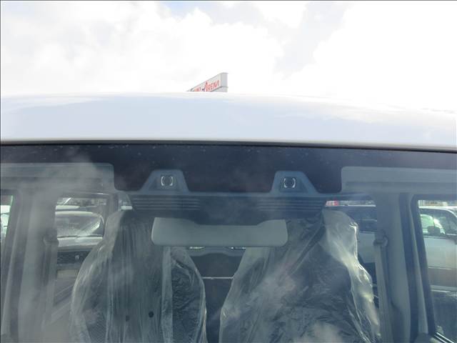Mitsubishi Minicab Van 4