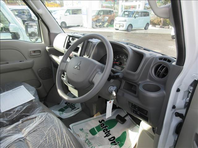 Mitsubishi Minicab Van 5