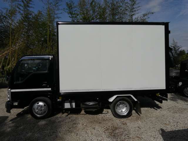 Isuzu Elf 9