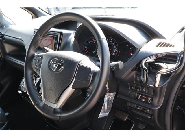Toyota Noah 10