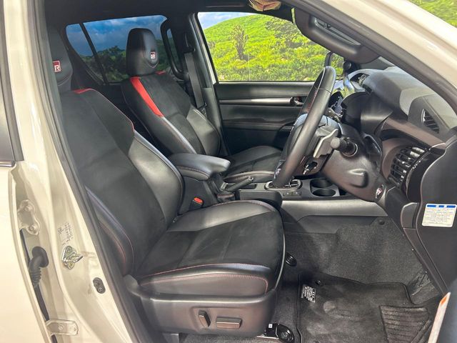 Toyota Hilux 12