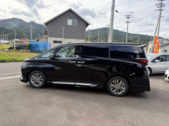 Toyota Alphard 5