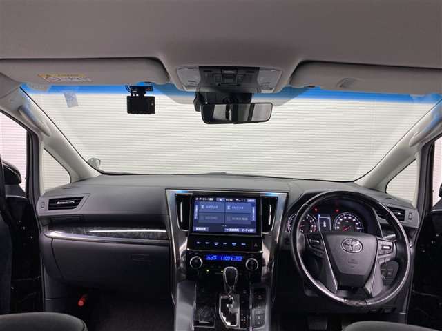 Toyota Vellfire 9
