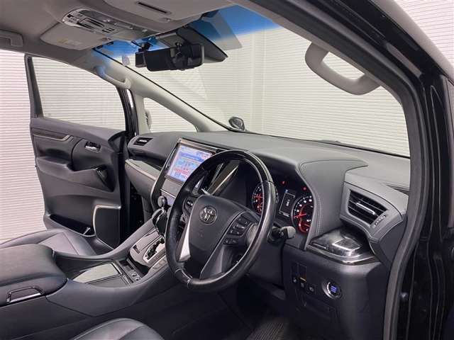 Toyota Vellfire 10