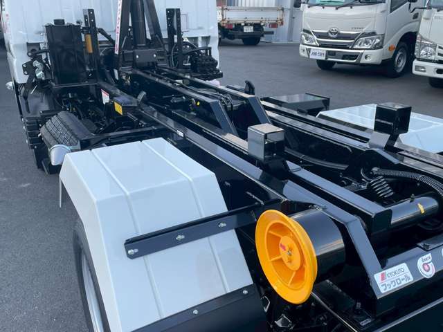 Mitsubishi Fuso Canter 12