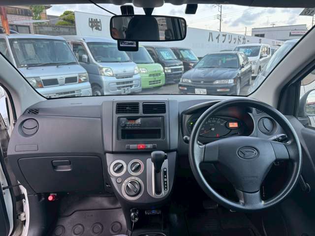 Daihatsu Mira 11