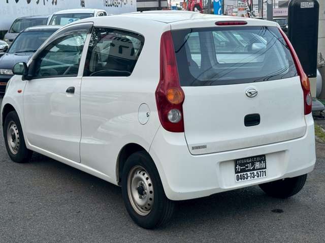 Daihatsu Mira 6